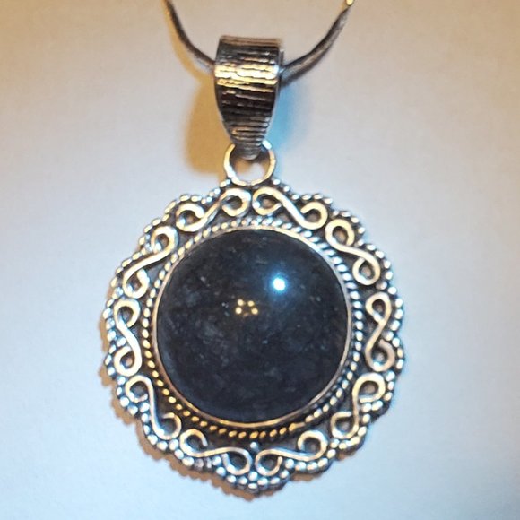 Tourmalinated Quartz Pendant 925 Sterling Silver - Picture 3 of 9